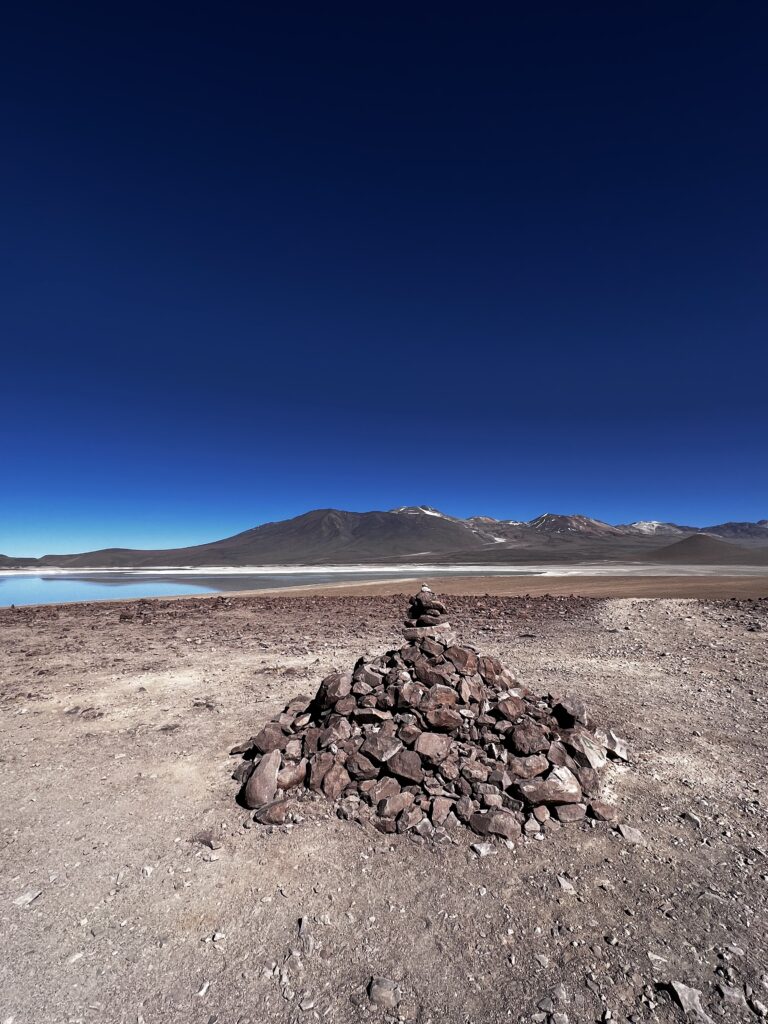 Laguna verde, excursion du Salar d'Uyuni et du Sud Lipez, Bolivie (by alpacatravel.fr, Tiffany SANIEL)